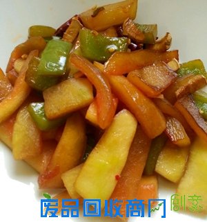 高校食堂再现神菜“西瓜炒土豆”创意来自贴吧