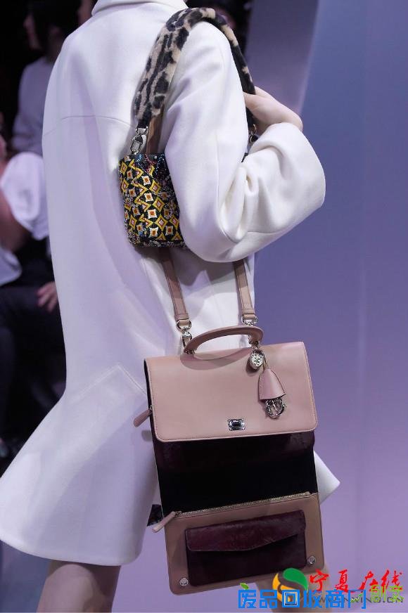 【巴黎时装周】没有创意总监的日子里Dior做出了这55套衣服