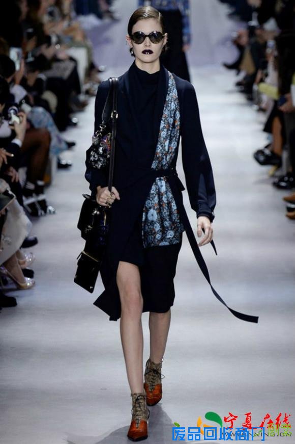 【巴黎时装周】没有创意总监的日子里Dior做出了这55套衣服