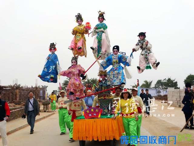 吴川举办粤西首届（年例）文化节 十万民众闹元宵