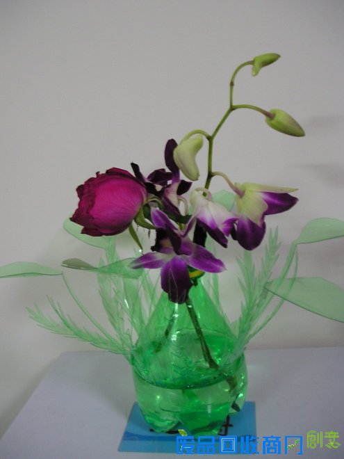 雪碧瓶制作的花篮+【变废为宝