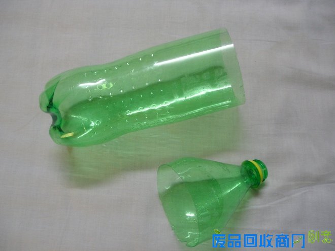 雪碧瓶制作的花篮+【变废为宝