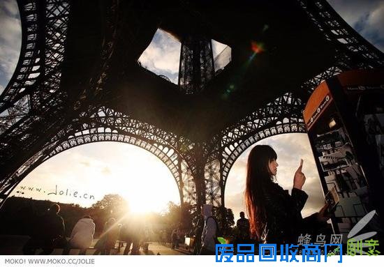 美女摄影师示范 教你get到一张完美的逆光照