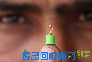 迷你板球世界杯奖杯仅1厘米