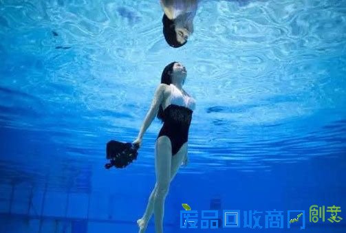 广州美人鱼公主何灏浩介绍 水下摄影师(作品图)