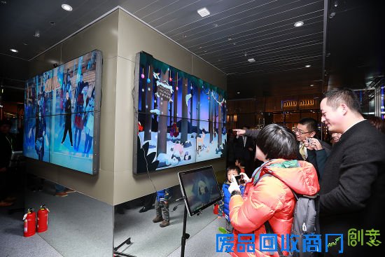 仁恒置地广场点亮成都首个科技互动圣诞景观