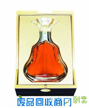 看设计师玩转酒瓶设计