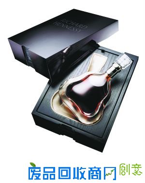 看设计师玩转酒瓶设计