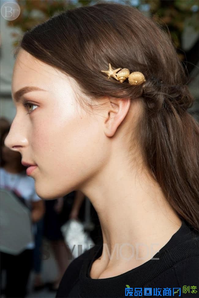 像首饰一样 来装饰你的头发