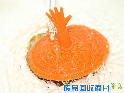 创意趣味十足的HELP Me水塞(图)