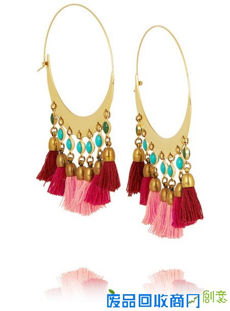 潮流首饰要“减法” 耳环戴一只就好