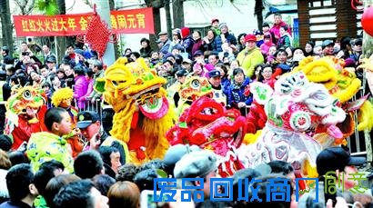 元宵行街 铺开民俗画卷