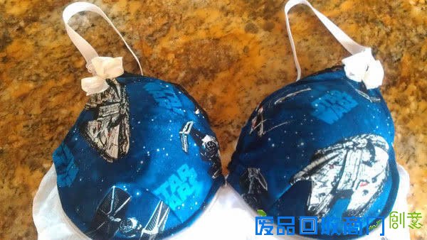 要想抓住男人的心，胸罩必须抢眼！钢铁侠胸罩似车灯