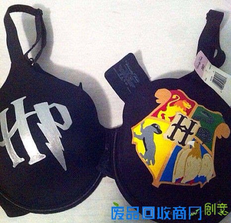 要想抓住男人的心，胸罩必须抢眼！钢铁侠胸罩似车灯