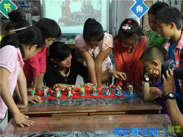 赛龙舟闹端午 感受中国传统面塑文化