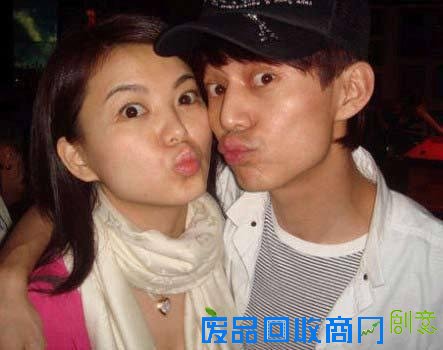 关系很暧昧却不是情侣的明星