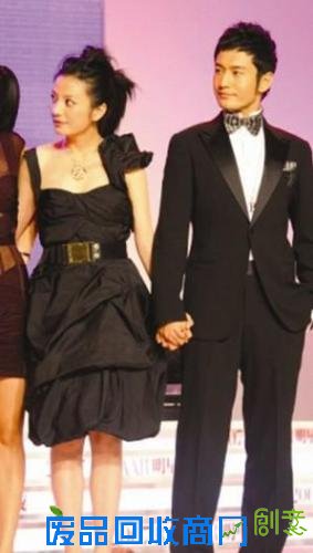 关系很暧昧却不是情侣的明星