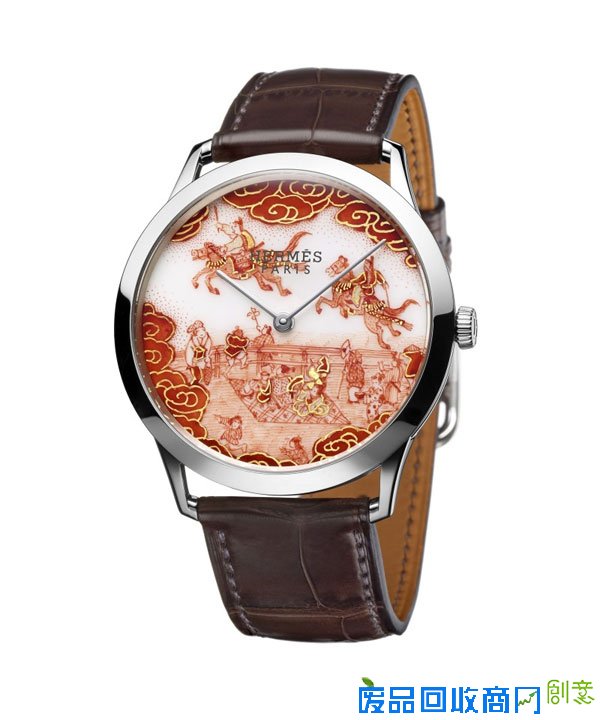 爱马仕全新推出的Slim dHermès Koma Kurabe 腕表带我们深入日本传统，在盛放的樱花树荫下享受已超过千年历史的节日活动：Koma Kurabe，闻名遐尔的日本赛马盛事。