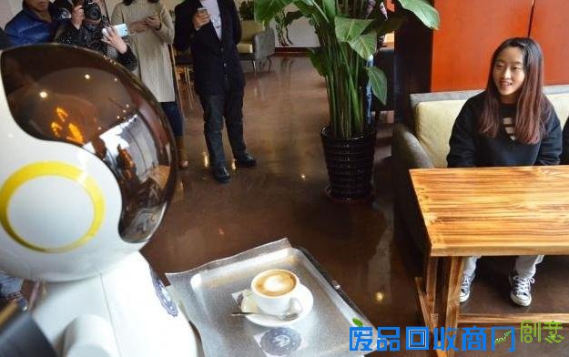 山东首个全智能机器人