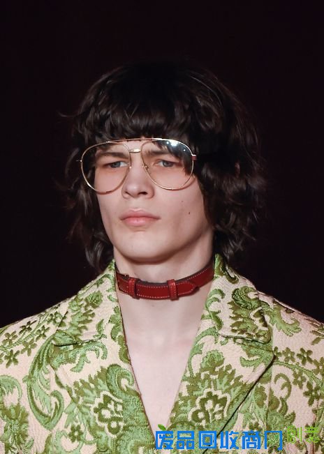 79fdf462-ed11-4532-9b93-1cd4aef13820_size60_w465_h700