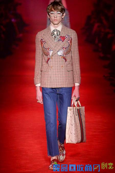 131a644dd4d9ff78ae06b30c220c3258.pic