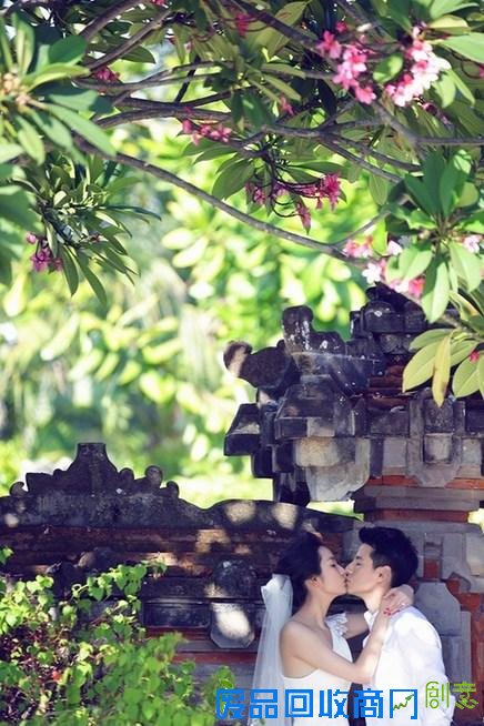 钱泳辰吕一13日大婚曝婚纱照 揭秘两人相恋过程