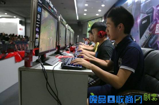 微星2015《英雄联盟》校园争霸赛 成都开战 