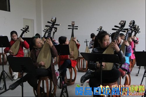 蓬溪县外国语学校：我的童年我做主