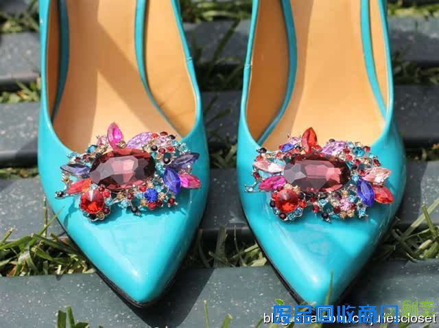 DIY让自己的旧鞋变新鞋就这么简单任性