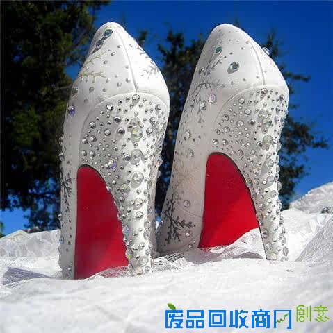 DIY让自己的旧鞋变新鞋就这么简单任性