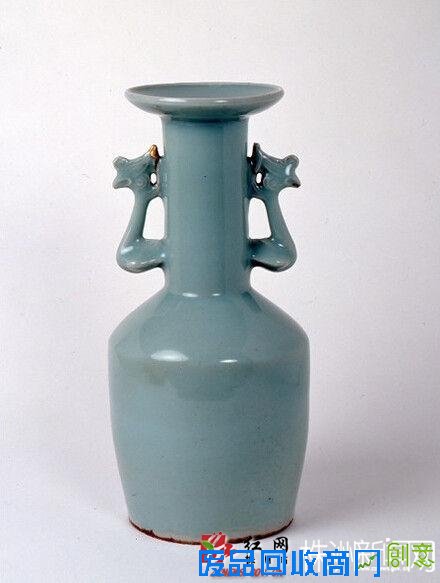 宋代龙泉窑青釉凤耳瓶