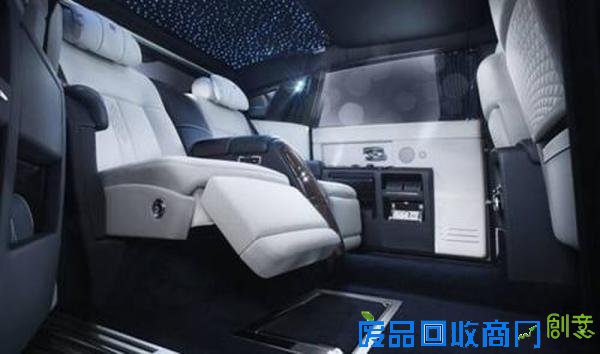 劳斯莱斯幻影流光熠世典藏版的星光顶棚如何打造？