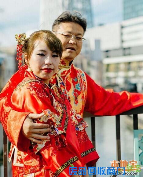 19万日本拍婚纱让人崩溃 盘点丑哭了的婚纱照