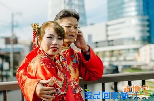 19万日本拍婚纱让人崩溃 盘点丑哭了的婚纱照