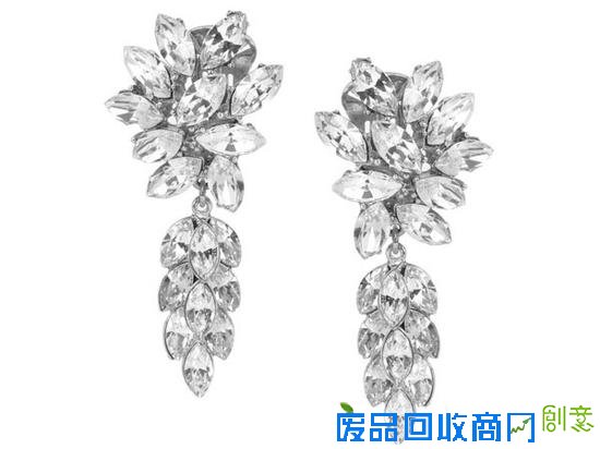 早春浪漫来袭 明星大爱花朵元素肆意绽放 体育