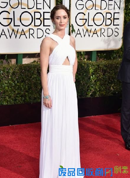 早春浪漫来袭 明星大爱花朵元素肆意绽放 体育