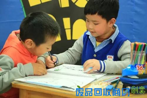 校园热点?|?孩子中午都在学校干些什么?这些学校的『午间生活照』,让人“震惊”!