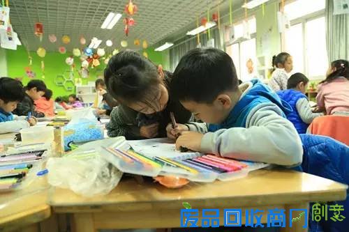 校园热点?|?孩子中午都在学校干些什么?这些学校的『午间生活照』,让人“震惊”!