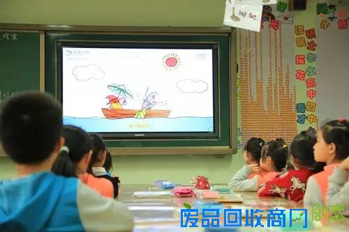 校园热点?|?孩子中午都在学校干些什么?这些学校的『午间生活照』,让人“震惊”!