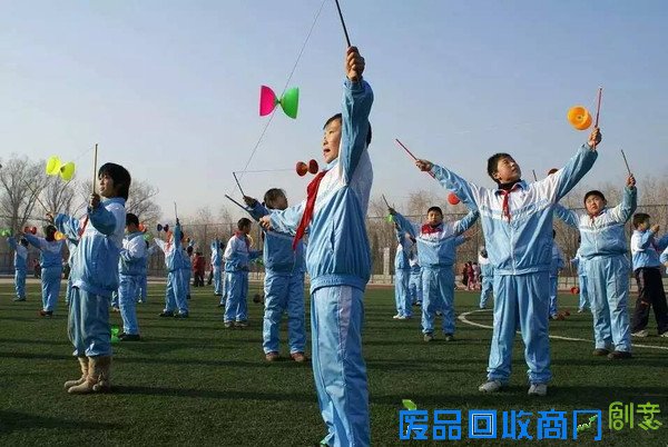 校园热点?|?孩子中午都在学校干些什么?这些学校的『午间生活照』,让人“震惊”!