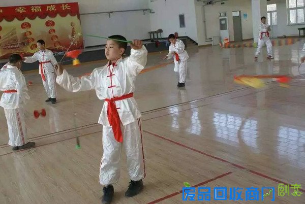 校园热点?|?孩子中午都在学校干些什么?这些学校的『午间生活照』,让人“震惊”!