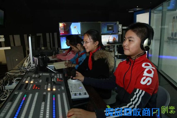 校园热点?|?孩子中午都在学校干些什么?这些学校的『午间生活照』,让人“震惊”!