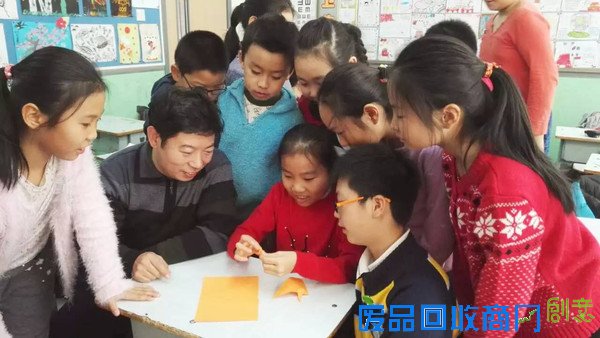校园热点?|?孩子中午都在学校干些什么?这些学校的『午间生活照』,让人“震惊”!