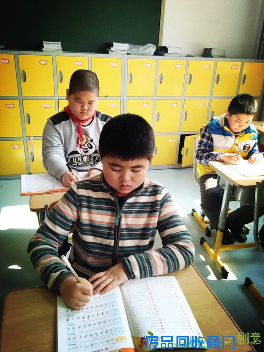 校园热点?|?孩子中午都在学校干些什么?这些学校的『午间生活照』,让人“震惊”!