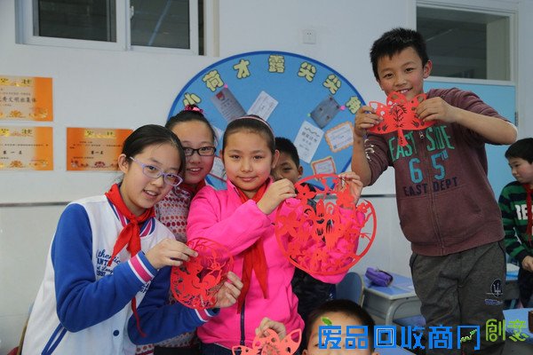 校园热点?|?孩子中午都在学校干些什么?这些学校的『午间生活照』,让人“震惊”!