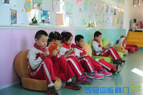 校园热点?|?孩子中午都在学校干些什么?这些学校的『午间生活照』,让人“震惊”!