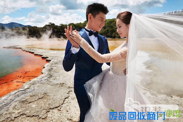 吴奇隆刘诗诗婚纱照曝光 雅痞绅士逗美娘子