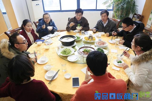 常信院院长自费约师生吃饭话生活