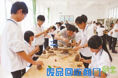福建漳州招商局经济技术开发区实行15年免费教育