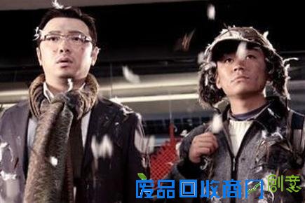 带不上火车 妹子含泪吃光十斤榴莲流鼻血